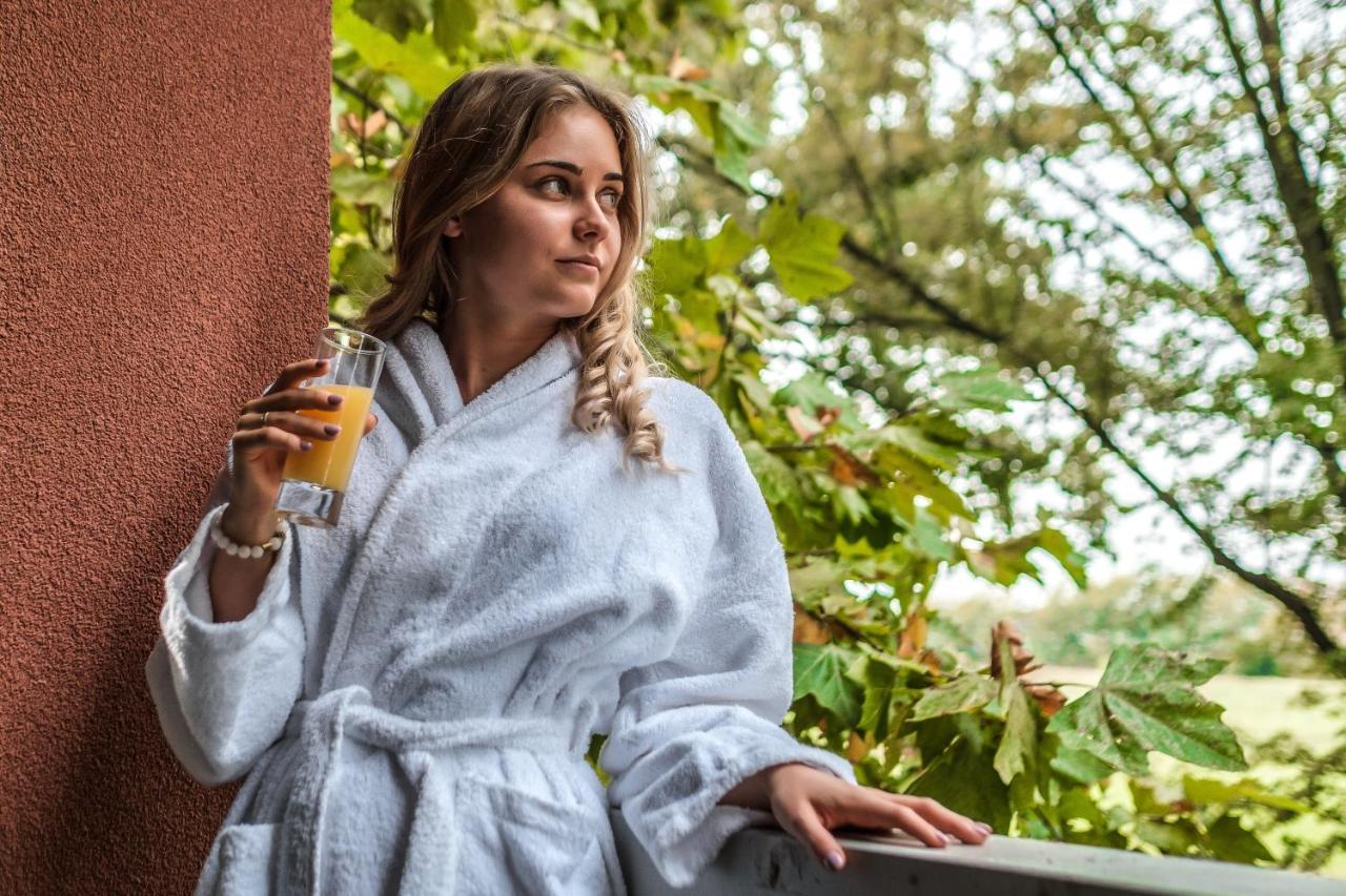 Hotel Pagony Wellness Nyíregyháza Extérieur photo