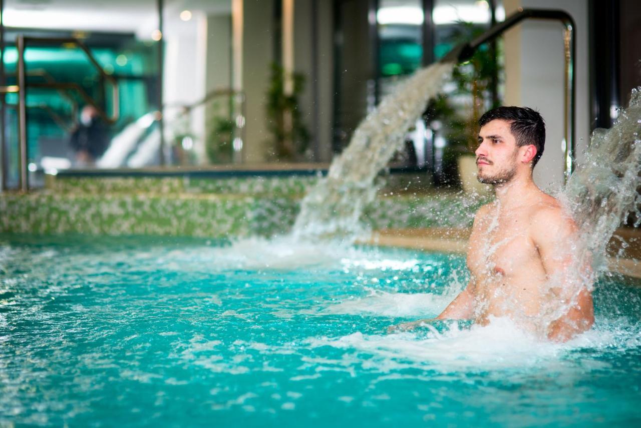 Hotel Pagony Wellness Nyíregyháza Extérieur photo