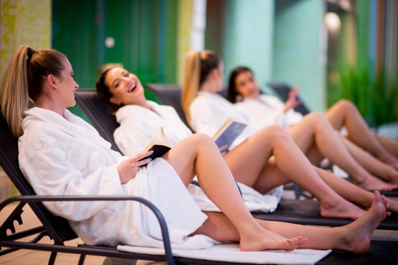 Hotel Pagony Wellness Nyíregyháza Extérieur photo