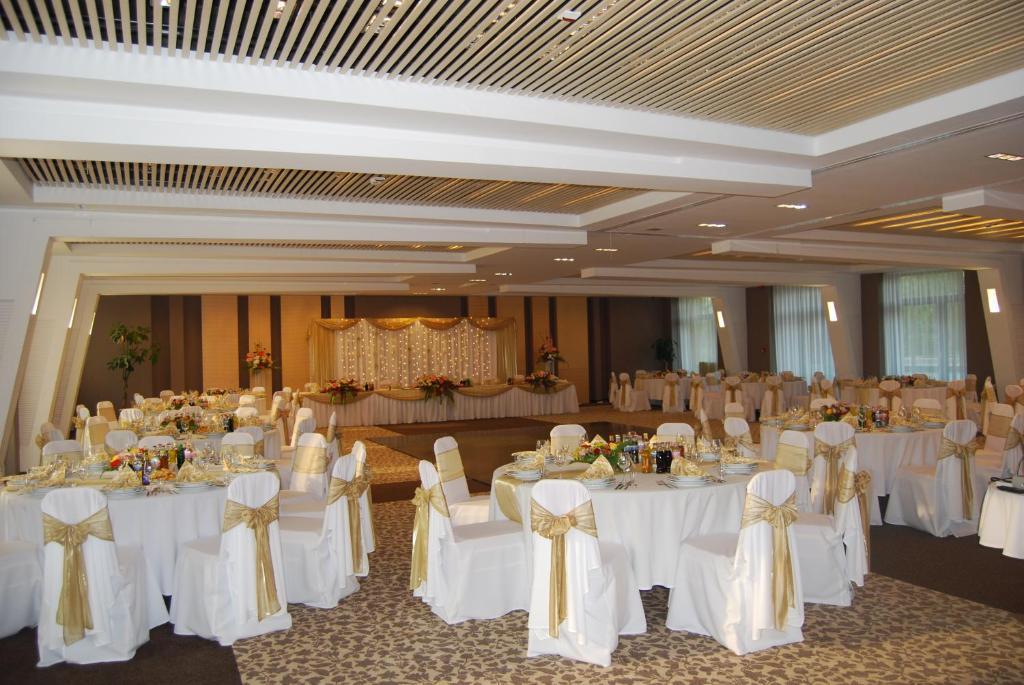 Hotel Pagony Wellness Nyíregyháza Extérieur photo