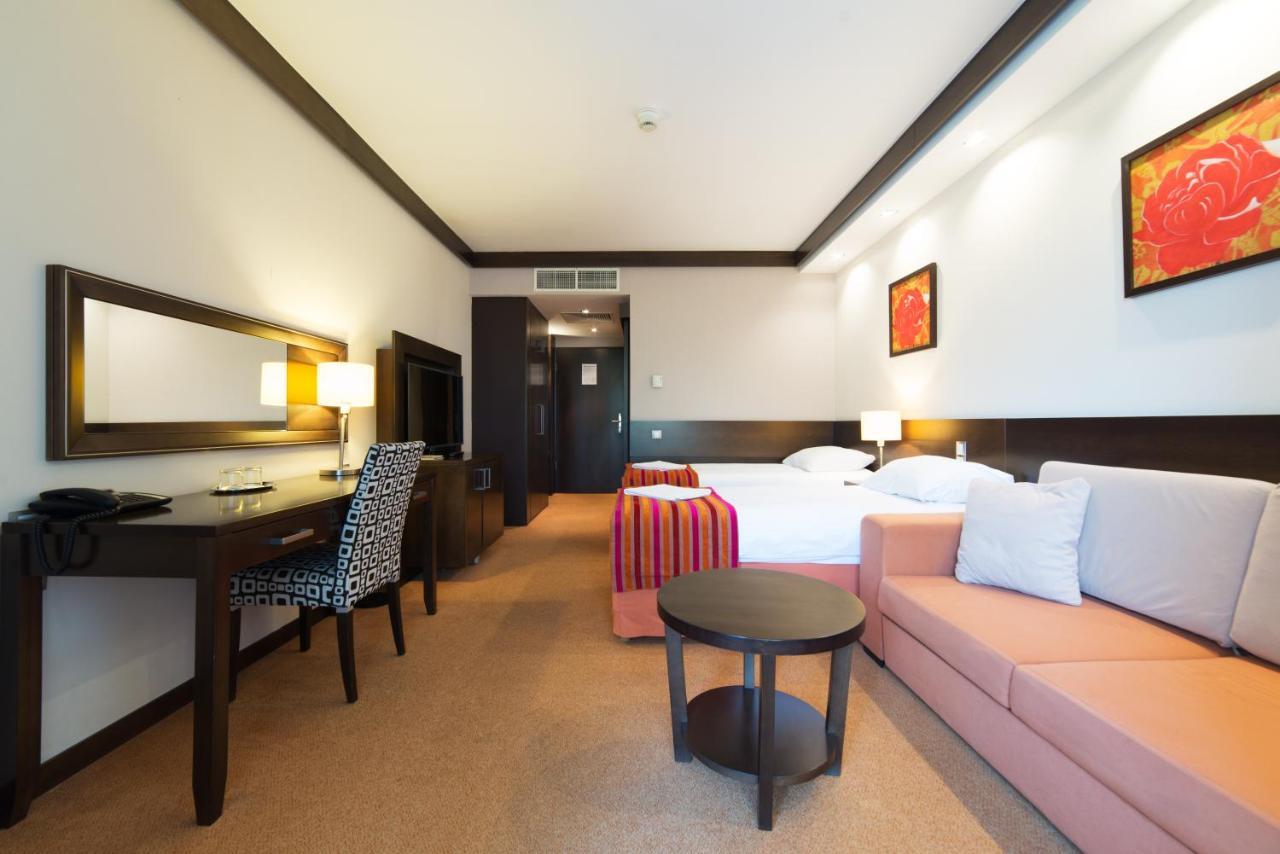 Hotel Pagony Wellness Nyíregyháza Extérieur photo
