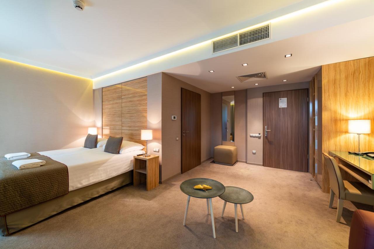 Hotel Pagony Wellness Nyíregyháza Extérieur photo