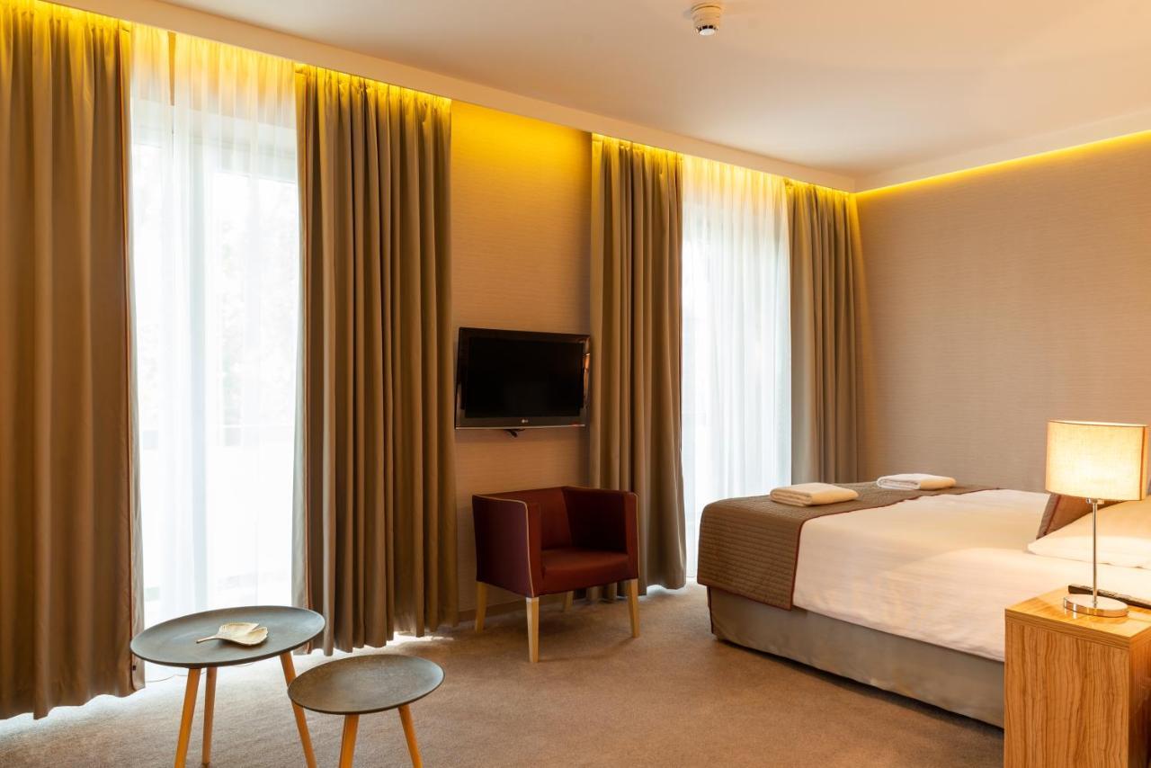Hotel Pagony Wellness Nyíregyháza Extérieur photo