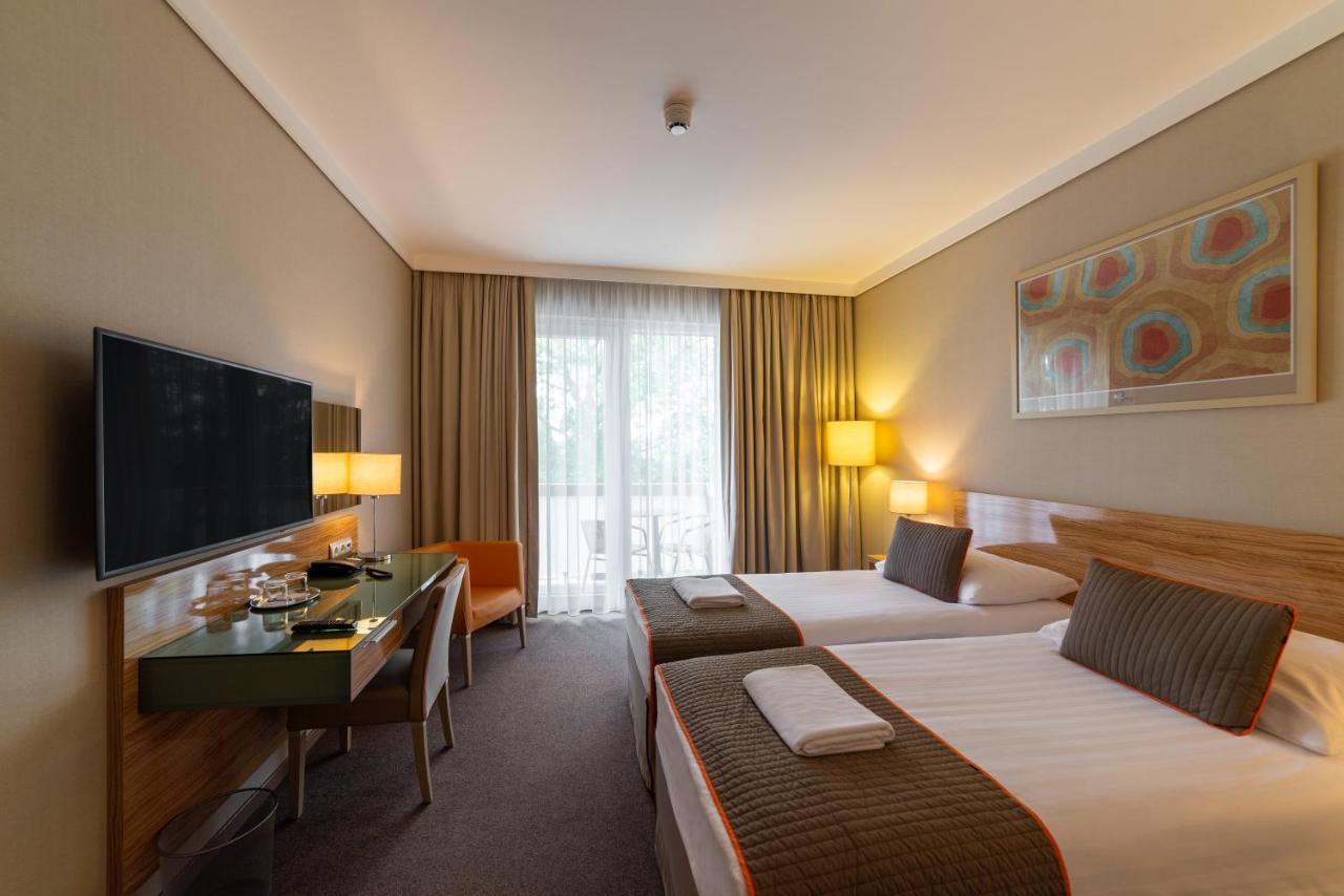 Hotel Pagony Wellness Nyíregyháza Extérieur photo