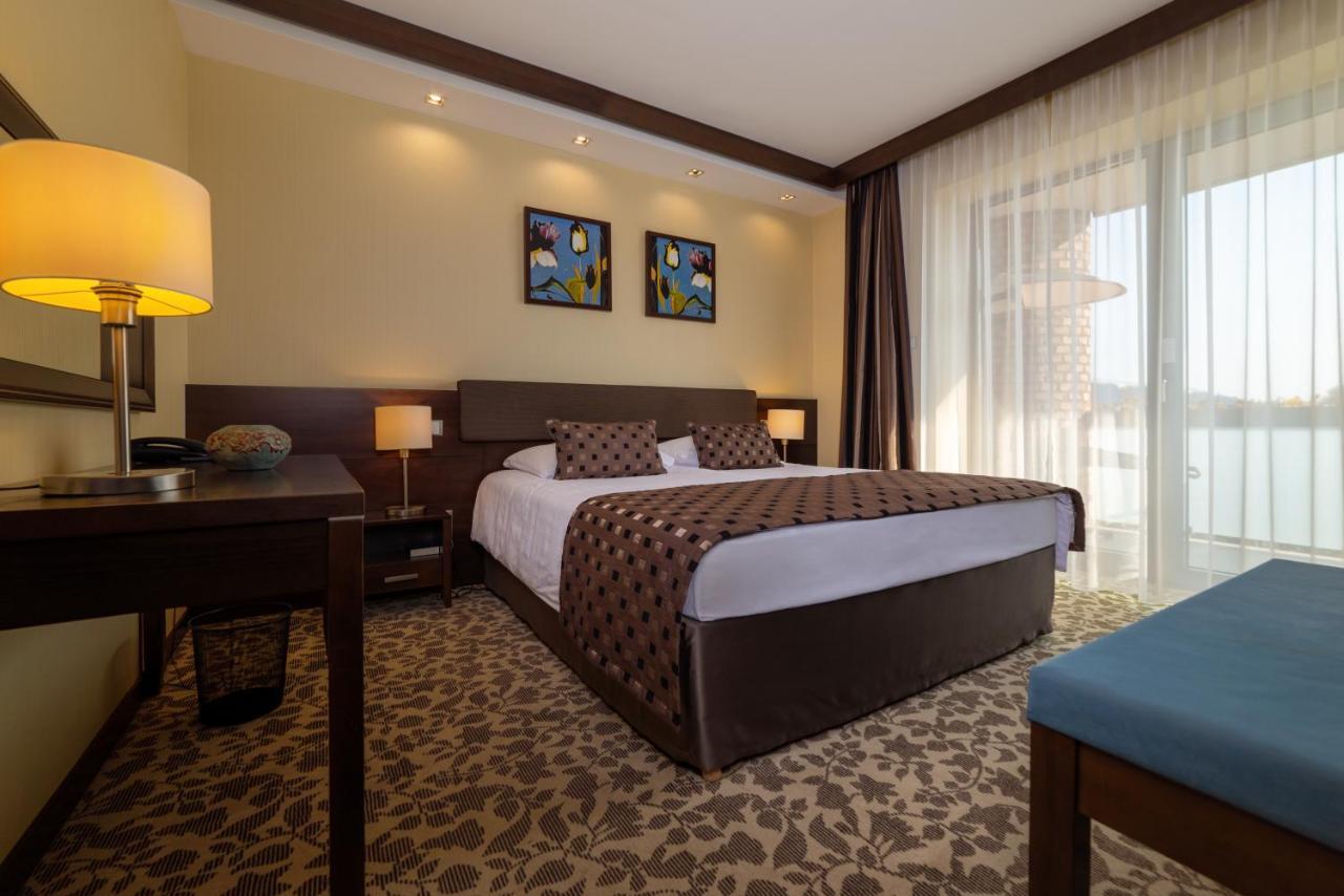 Hotel Pagony Wellness Nyíregyháza Extérieur photo